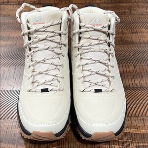 Skechers Cream Winter Boots